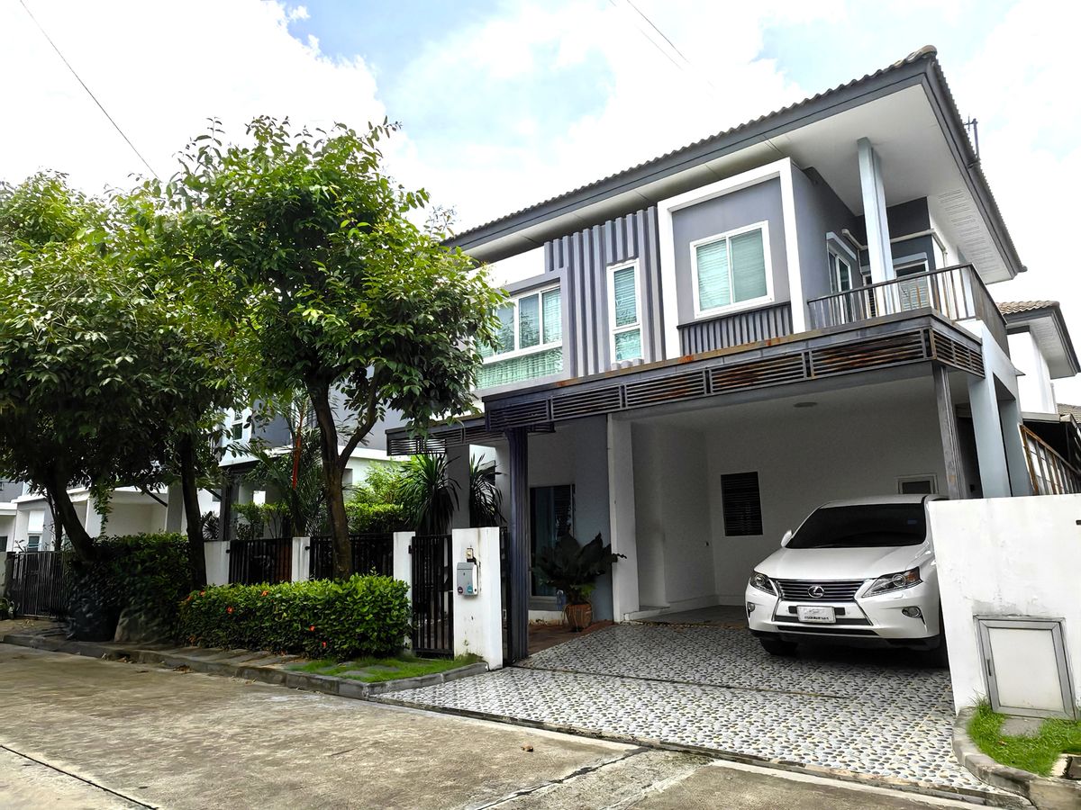 ขายบ้านนวมินทร์ รามอินทรา : บ้านแฝด 2 ชั้น อิคอนเนเจอร์ รามอินทรา 109 ใกล้ถนนรามอินทรา ใกล้รถไฟฟ้าสายสีชมพู แถมเฟอร์พร้อมเข้าอยู่ได้เลย ถูกสุดในโครงการ