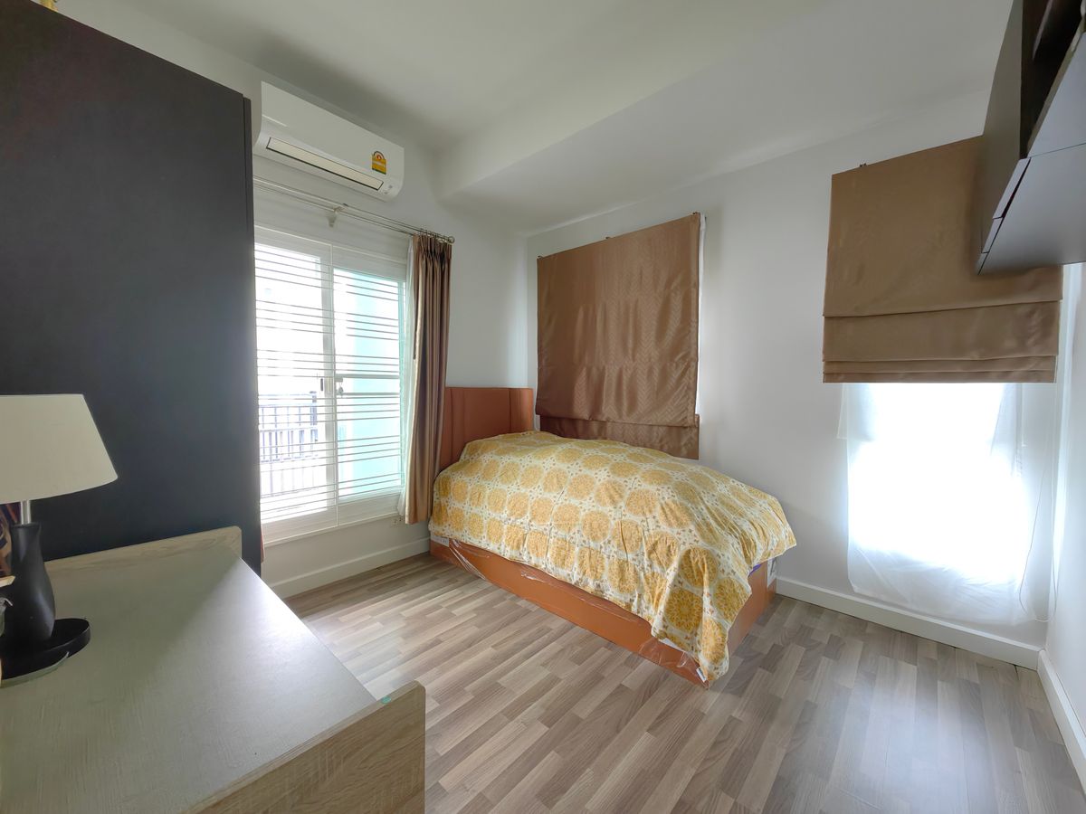 ขายบ้านนวมินทร์ รามอินทรา : บ้านแฝด 2 ชั้น อิคอนเนเจอร์ รามอินทรา 109 ใกล้ถนนรามอินทรา ใกล้รถไฟฟ้าสายสีชมพู แถมเฟอร์พร้อมเข้าอยู่ได้เลย ถูกสุดในโครงการ