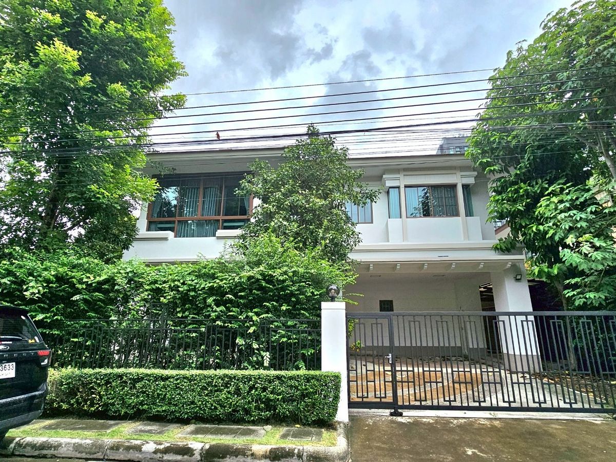 For RentHouseSamut Prakan,Samrong : For Rent: Luxury 2-Storey Detached House in Setthasiri Bangna–Wongwaen