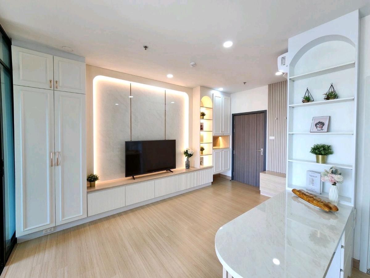 ให้เช่าคอนโดวงเวียนใหญ่ เจริญนคร : 📍 ให้เช่า คอนโด Supalai Loft ประชาธิปก–วงเวียนใหญ่
🏢 ห้องใหญ่ 47 ตร.ม. บิ้วอินพรีเมียมครบ ใกล้ Icon Siam & MRT (อนาคต) 200 ม.
