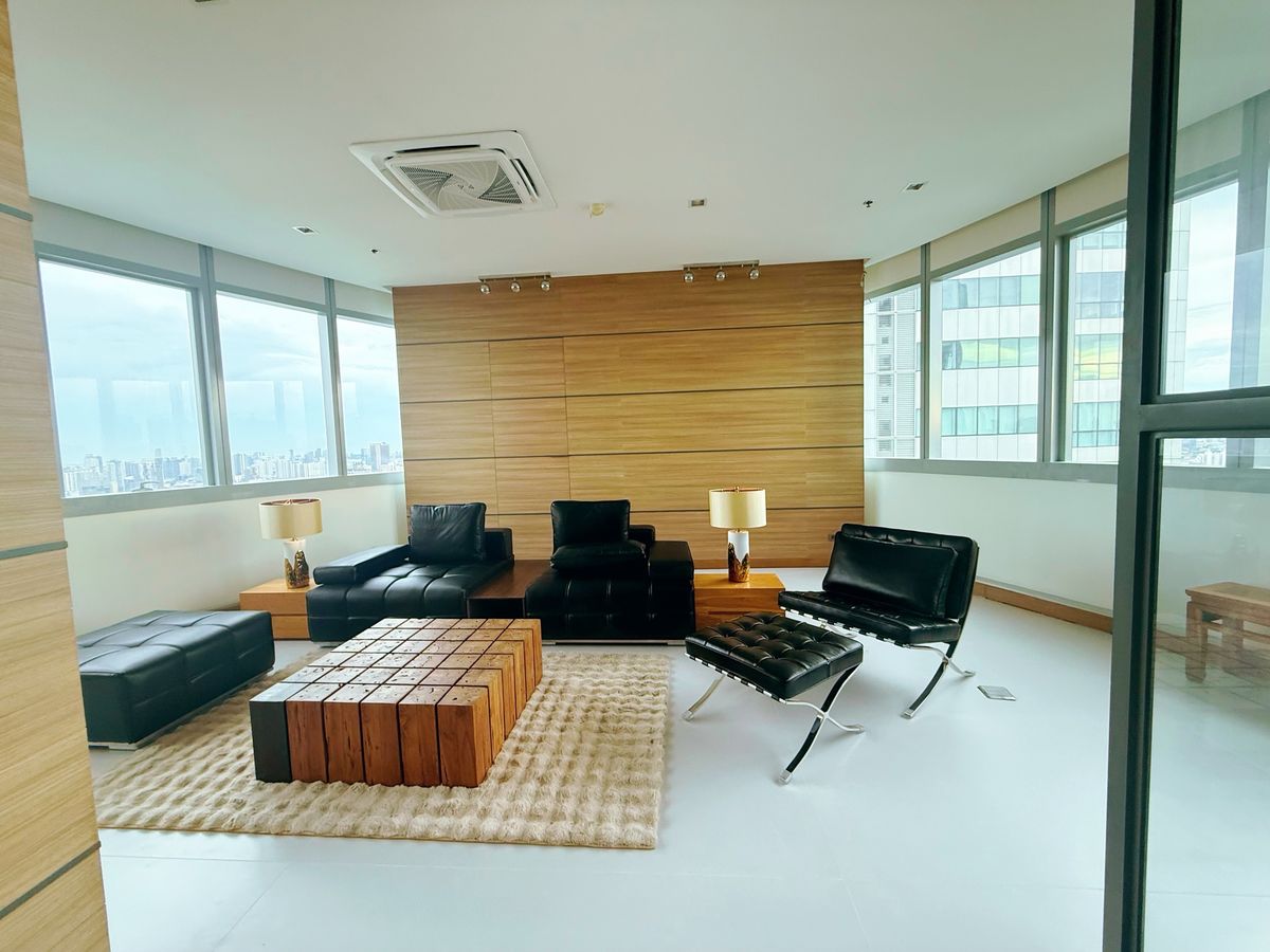 ขายคอนโดสุขุมวิท อโศก ทองหล่อ : Millennium Residence Duplex Penthouse:  264sqm  3bed 4bath + maid 61,000,000 Am: 0656199198