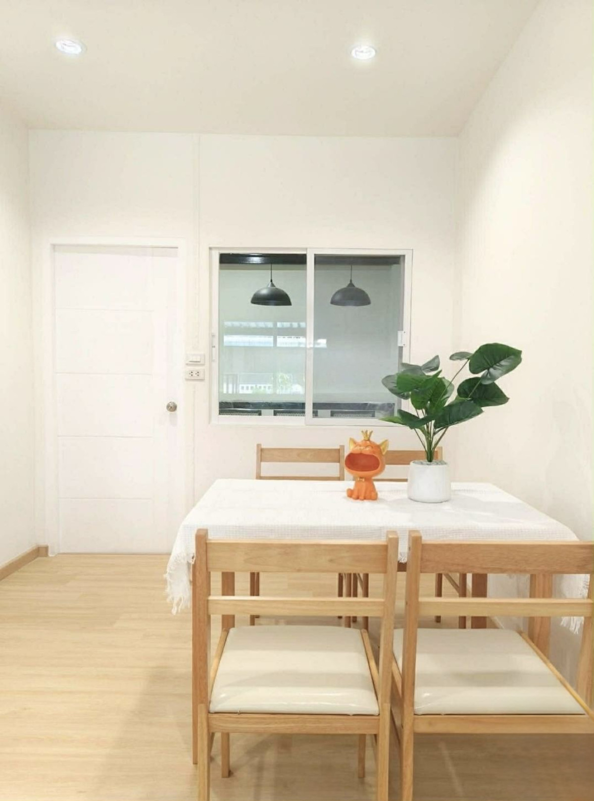 ขายทาวน์โฮมพระราม 2 บางขุนเทียน : ขายทาวน์เฮ้าส์/ทาวน์โฮม  บ้านพิศาล เทียนทะเล 20 โครงการ 1 แสมดำ เขต บางขุนเทียน กรุงเทพ CX-143183