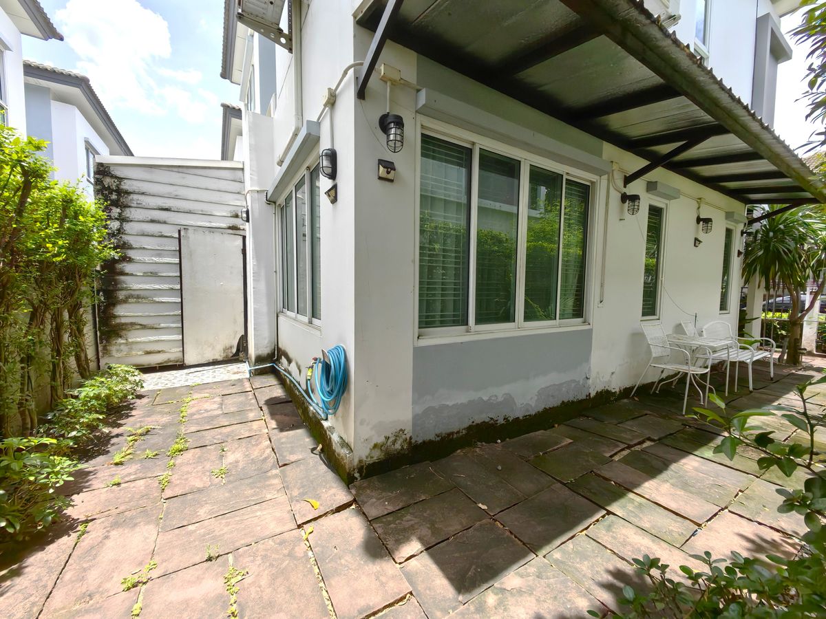 ขายบ้านนวมินทร์ รามอินทรา : บ้านแฝด 2 ชั้น อิคอนเนเจอร์ รามอินทรา 109 ใกล้ถนนรามอินทรา ใกล้รถไฟฟ้าสายสีชมพู แถมเฟอร์พร้อมเข้าอยู่ได้เลย ถูกสุดในโครงการ