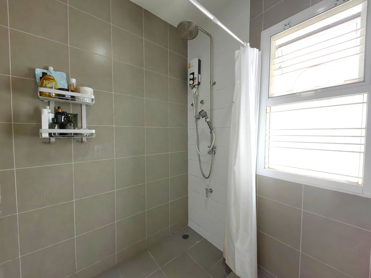 ขายบ้านนวมินทร์ รามอินทรา : บ้านแฝด 2 ชั้น อิคอนเนเจอร์ รามอินทรา 109 ใกล้ถนนรามอินทรา ใกล้รถไฟฟ้าสายสีชมพู แถมเฟอร์พร้อมเข้าอยู่ได้เลย ถูกสุดในโครงการ