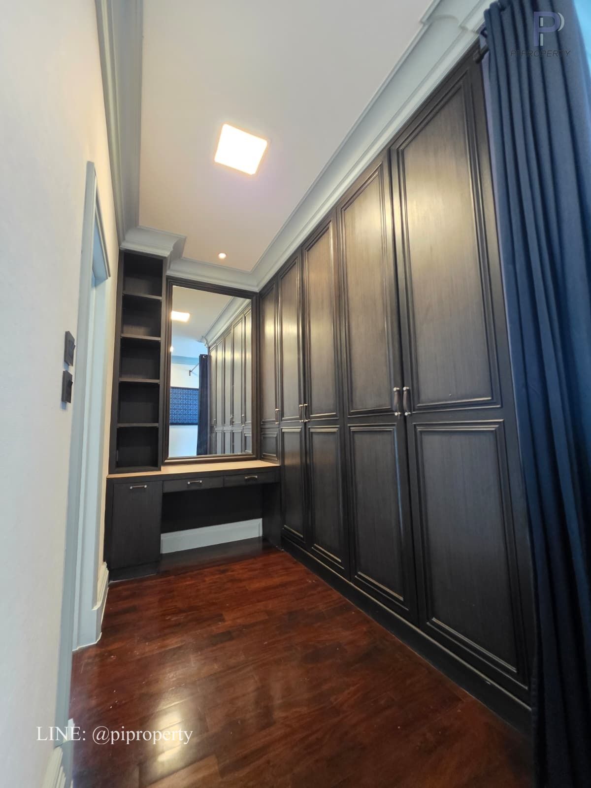 ให้เช่าบ้านบางนา แบริ่ง ลาซาล : ให้เช่า: วิลล่าหรูในโครงการแกรนด์ บางกอก บูเลอวาร์ด สุขุมวิท 4 ห้องนอน 5 ห้องน้ำ