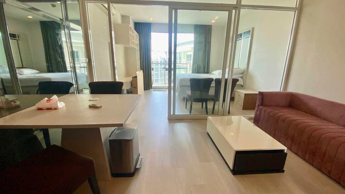 ให้เช่าคอนโดอ่อนนุช อุดมสุข : คอนโด Studio ขนาด 40 ตร.ม. ที่ Sky Walk ให้เช่าเดือนละ 18,000 บาท ซอยสุขุมวิท 71 สถานีรถไฟฟ้า BTS พระโขนง