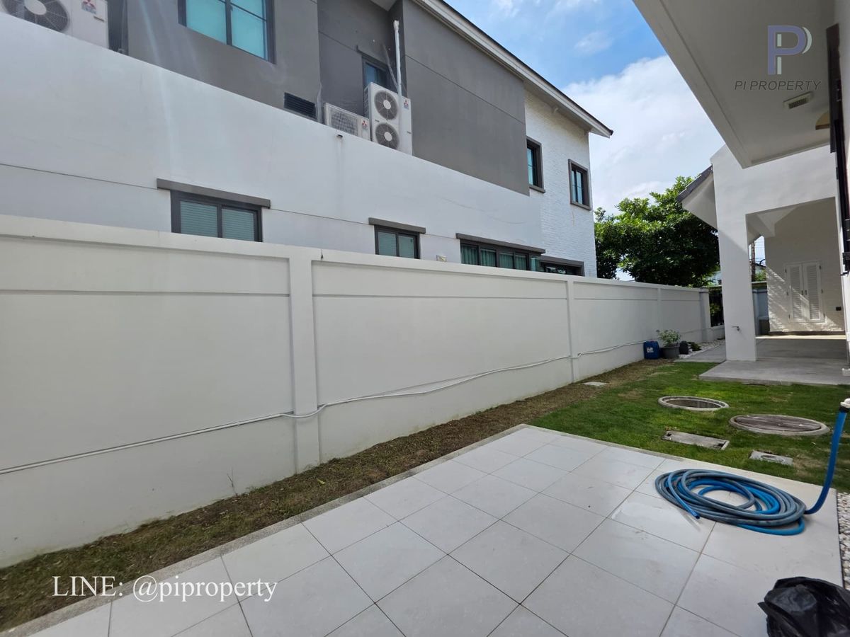 ให้เช่าบ้านบางนา แบริ่ง ลาซาล : ให้เช่า: วิลล่าหรูในโครงการแกรนด์ บางกอก บูเลอวาร์ด สุขุมวิท 4 ห้องนอน 5 ห้องน้ำ