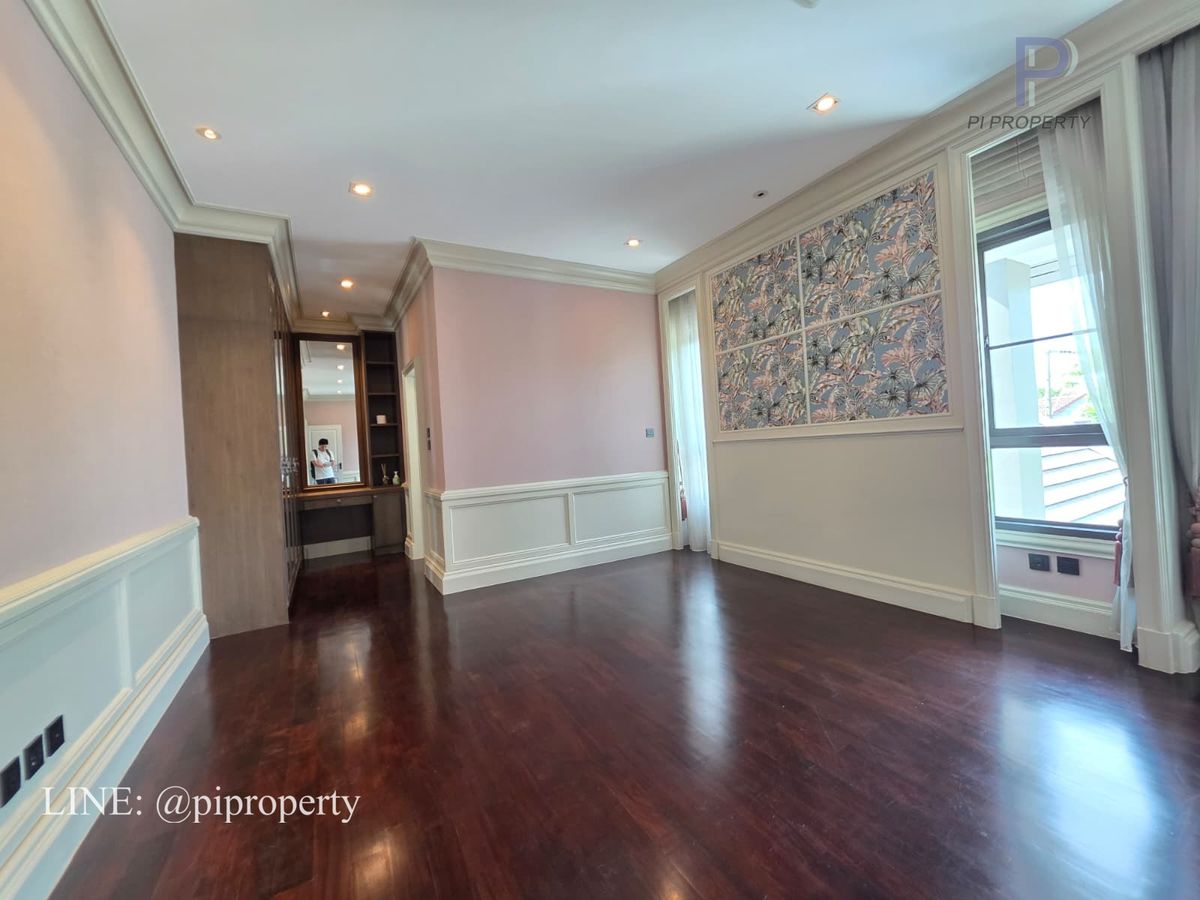 ให้เช่าบ้านบางนา แบริ่ง ลาซาล : ให้เช่า: วิลล่าหรูในโครงการแกรนด์ บางกอก บูเลอวาร์ด สุขุมวิท 4 ห้องนอน 5 ห้องน้ำ