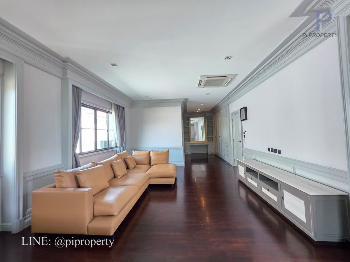 ให้เช่าบ้านบางนา แบริ่ง ลาซาล : ให้เช่า: วิลล่าหรูในโครงการแกรนด์ บางกอก บูเลอวาร์ด สุขุมวิท 4 ห้องนอน 5 ห้องน้ำ