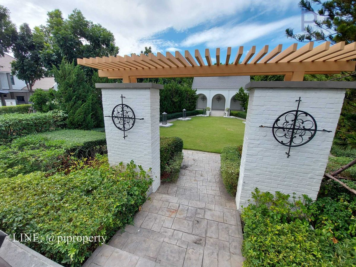 ให้เช่าบ้านบางนา แบริ่ง ลาซาล : ให้เช่า: วิลล่าหรูในโครงการแกรนด์ บางกอก บูเลอวาร์ด สุขุมวิท 4 ห้องนอน 5 ห้องน้ำ