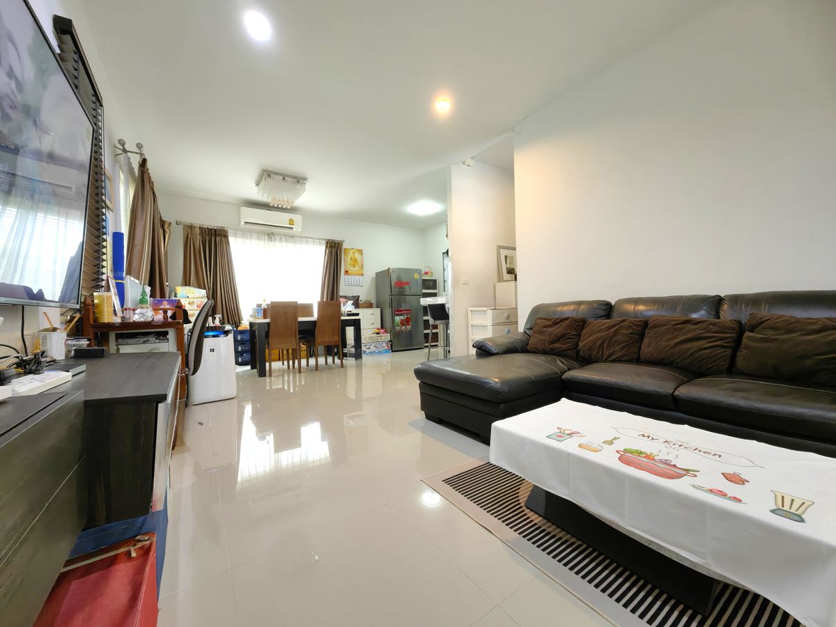 ขายบ้านนวมินทร์ รามอินทรา : บ้านแฝด 2 ชั้น อิคอนเนเจอร์ รามอินทรา 109 ใกล้ถนนรามอินทรา ใกล้รถไฟฟ้าสายสีชมพู แถมเฟอร์พร้อมเข้าอยู่ได้เลย ถูกสุดในโครงการ