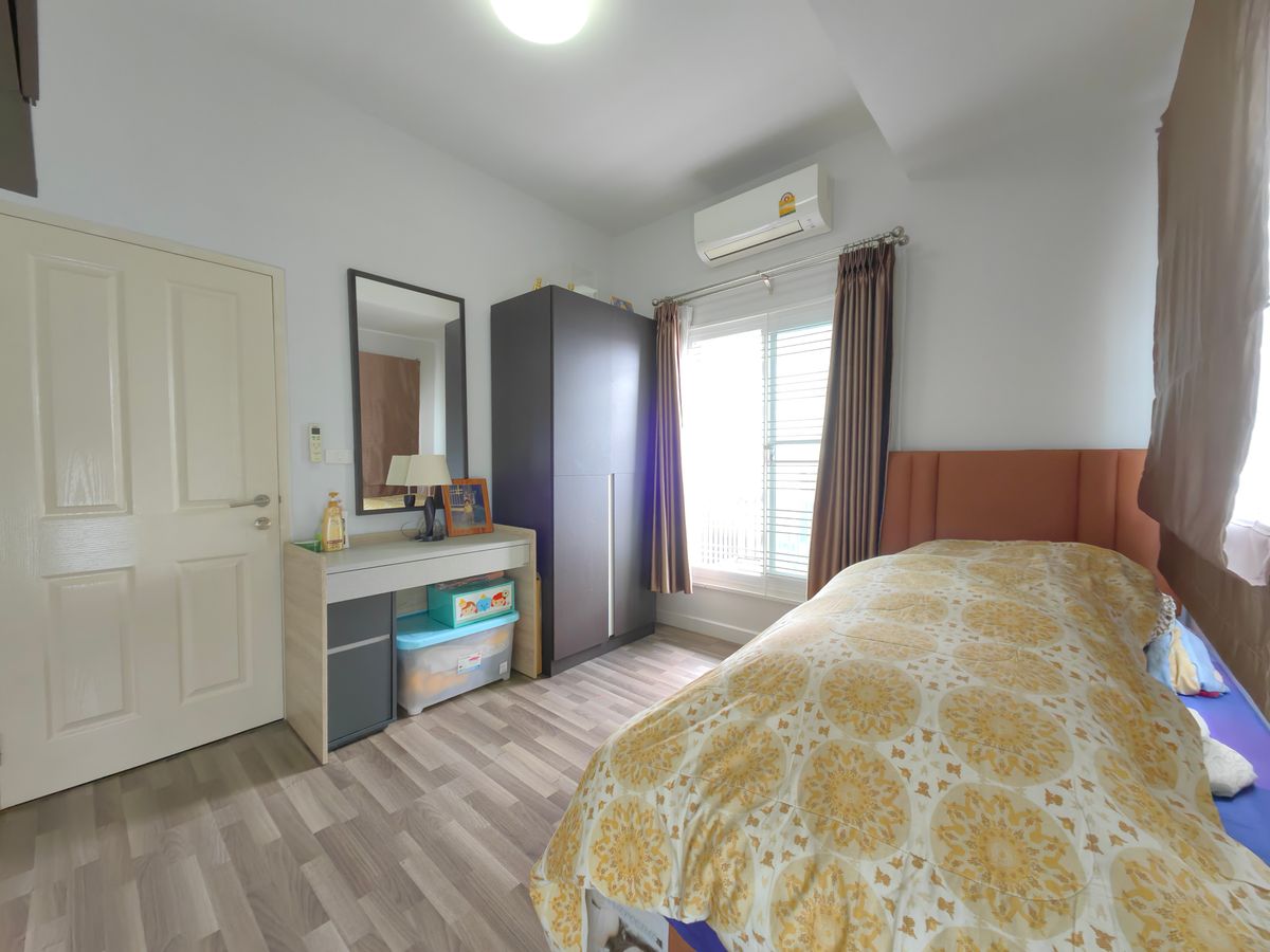 ขายบ้านนวมินทร์ รามอินทรา : บ้านแฝด 2 ชั้น อิคอนเนเจอร์ รามอินทรา 109 ใกล้ถนนรามอินทรา ใกล้รถไฟฟ้าสายสีชมพู แถมเฟอร์พร้อมเข้าอยู่ได้เลย ถูกสุดในโครงการ