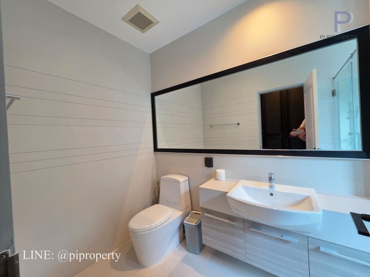 ให้เช่าบ้านบางนา แบริ่ง ลาซาล : ให้เช่า: วิลล่าหรูในโครงการแกรนด์ บางกอก บูเลอวาร์ด สุขุมวิท 4 ห้องนอน 5 ห้องน้ำ