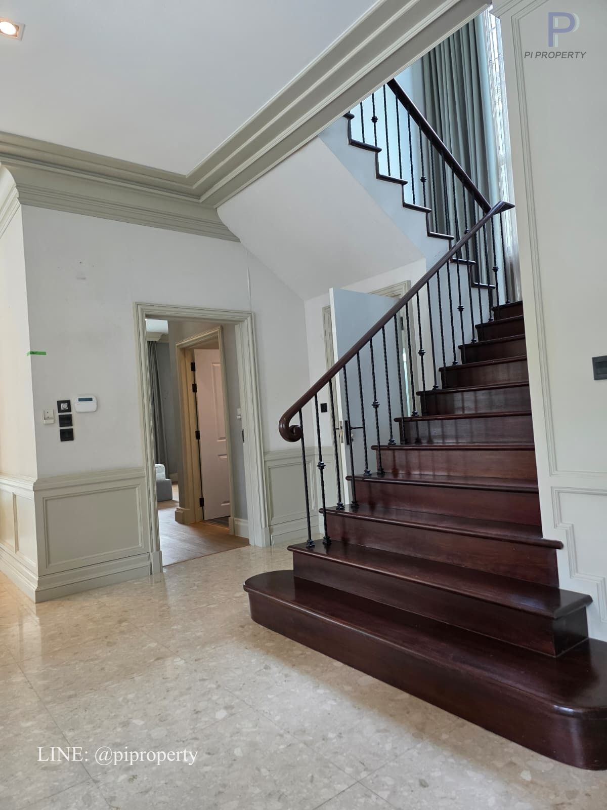 ให้เช่าบ้านบางนา แบริ่ง ลาซาล : ให้เช่า: วิลล่าหรูในโครงการแกรนด์ บางกอก บูเลอวาร์ด สุขุมวิท 4 ห้องนอน 5 ห้องน้ำ