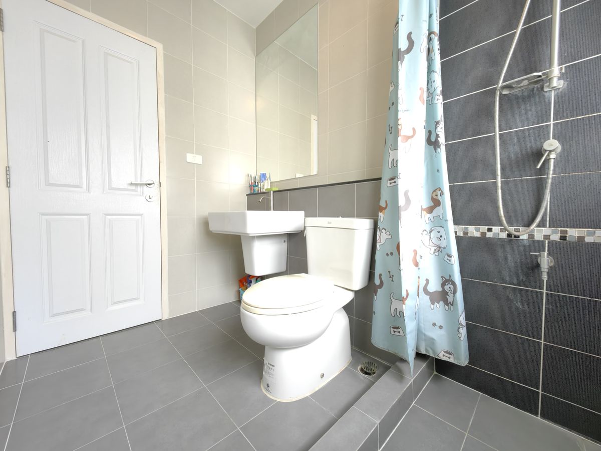 ขายบ้านนวมินทร์ รามอินทรา : บ้านแฝด 2 ชั้น อิคอนเนเจอร์ รามอินทรา 109 ใกล้ถนนรามอินทรา ใกล้รถไฟฟ้าสายสีชมพู แถมเฟอร์พร้อมเข้าอยู่ได้เลย ถูกสุดในโครงการ