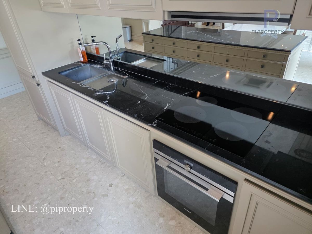 ให้เช่าบ้านบางนา แบริ่ง ลาซาล : ให้เช่า: วิลล่าหรูในโครงการแกรนด์ บางกอก บูเลอวาร์ด สุขุมวิท 4 ห้องนอน 5 ห้องน้ำ