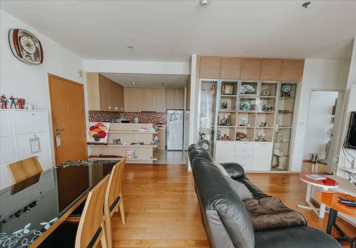 ขายคอนโดราชเทวี พญาไท : ขายด่วน! ต่อรองได้ค่ะ ห้องตำแหน่งดี เลเอาท์สวยมาก ๆ เจ้าของอยู่เอง ได้วิวตึกใบหยก และทำเลใจกลางเมืองพญาไท ราชเทวี ที่หาจากไหนไม่ได้แล้วว สนใจติดต่อเซลล์ประจำโครงการ 0876358339 