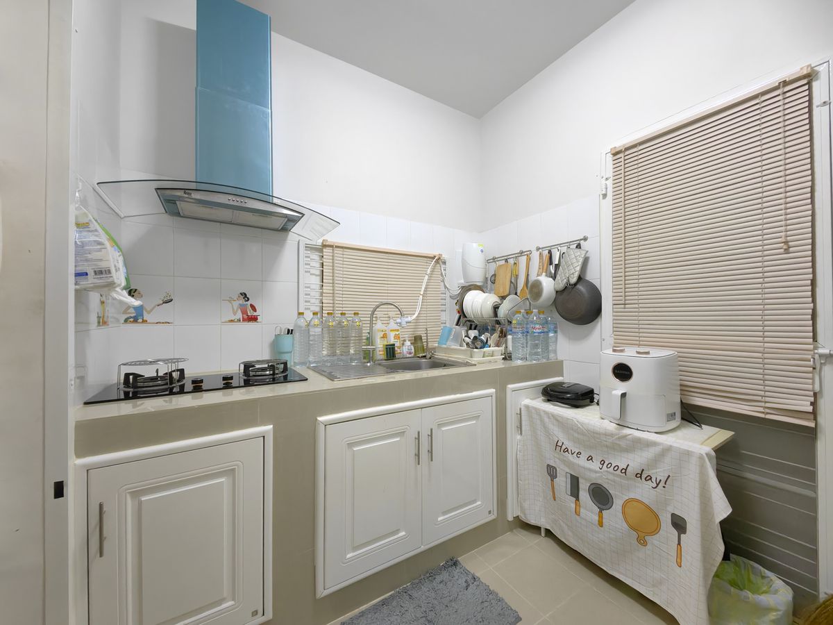 ขายบ้านนวมินทร์ รามอินทรา : บ้านแฝด 2 ชั้น อิคอนเนเจอร์ รามอินทรา 109 ใกล้ถนนรามอินทรา ใกล้รถไฟฟ้าสายสีชมพู แถมเฟอร์พร้อมเข้าอยู่ได้เลย ถูกสุดในโครงการ