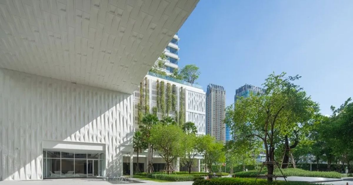 For SaleCondoLadprao, Central Ladprao : Very good price! Do not miss. Investors like the most. This price will be on their own or investment. This location can both MRT and BTS Central Ladprao. Interchange point. Interested, contact 0876358339.