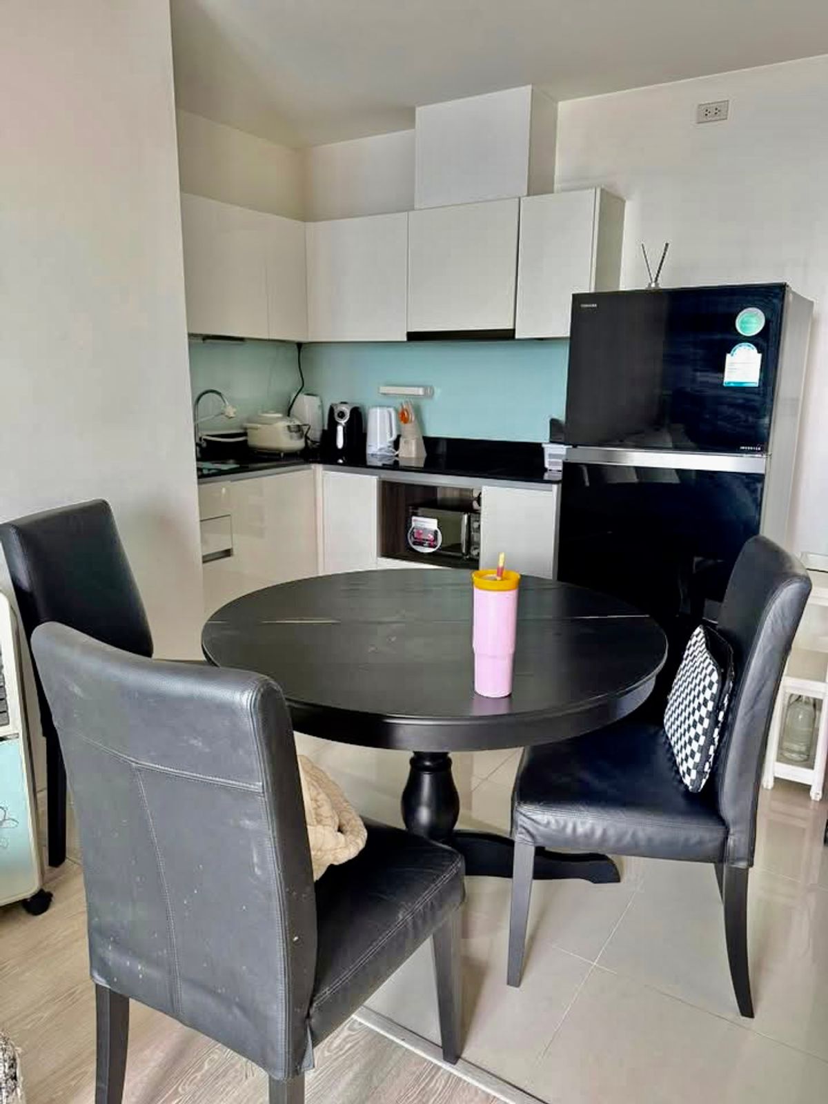 For RentCondoRatchadapisek, Huaikwang, Suttisan : For Rent – Quinn Condo Ratchada 17 | Corner Unit 2-Bedroom, Fully Furnished | Prime Location Next to MRT Sutthisan