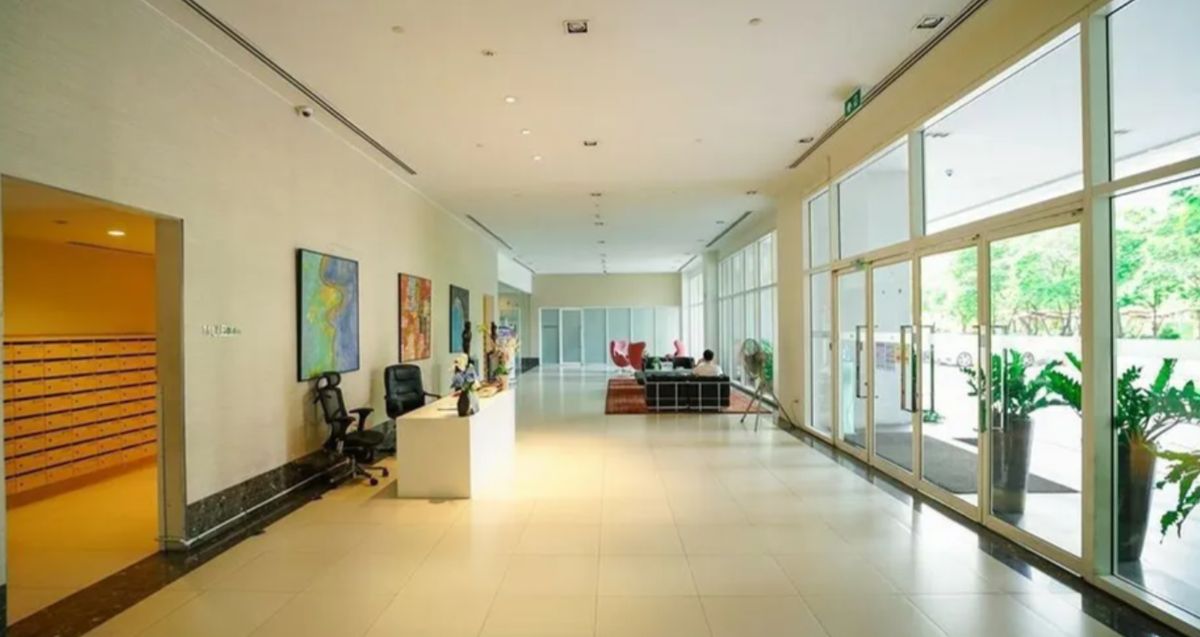 ขายคอนโดราชเทวี พญาไท : ขายด่วน! ราคาดีมาก ๆ ห้องสวย ตำแหน่ง Rare Item หายากมากค่ะ ปลอดภัย  มีพื้นที่ Living ค่อนข้างกว้าง  วิวดีค่า สนใจติดต่อ 0876358339 