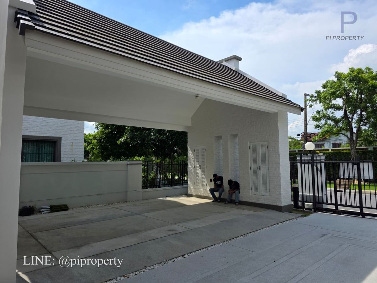 ให้เช่าบ้านบางนา แบริ่ง ลาซาล : ให้เช่า: วิลล่าหรูในโครงการแกรนด์ บางกอก บูเลอวาร์ด สุขุมวิท 4 ห้องนอน 5 ห้องน้ำ