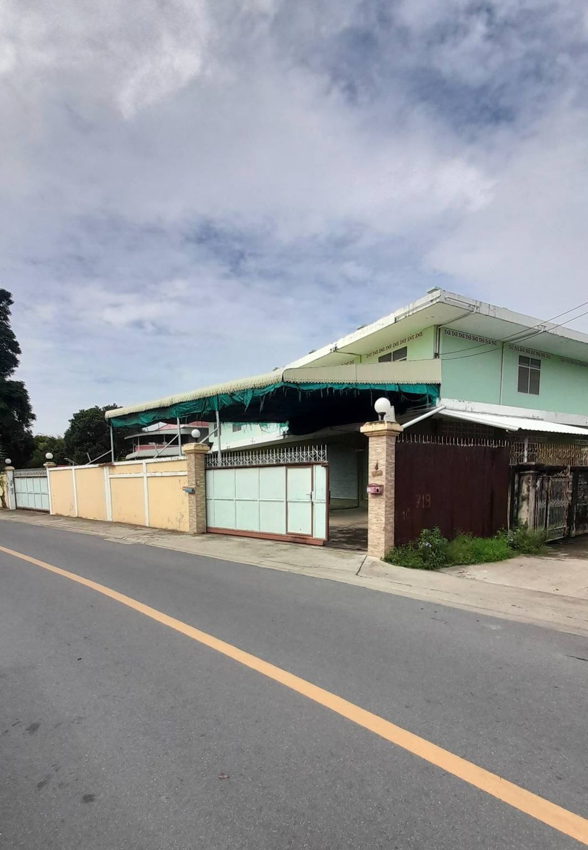 For SaleWarehousePinklao, Charansanitwong : Code: Kjs155 Sell one house, warehouse and office by Taling Chan Railway 📲 Inquire @kjcondo (with @in front too)