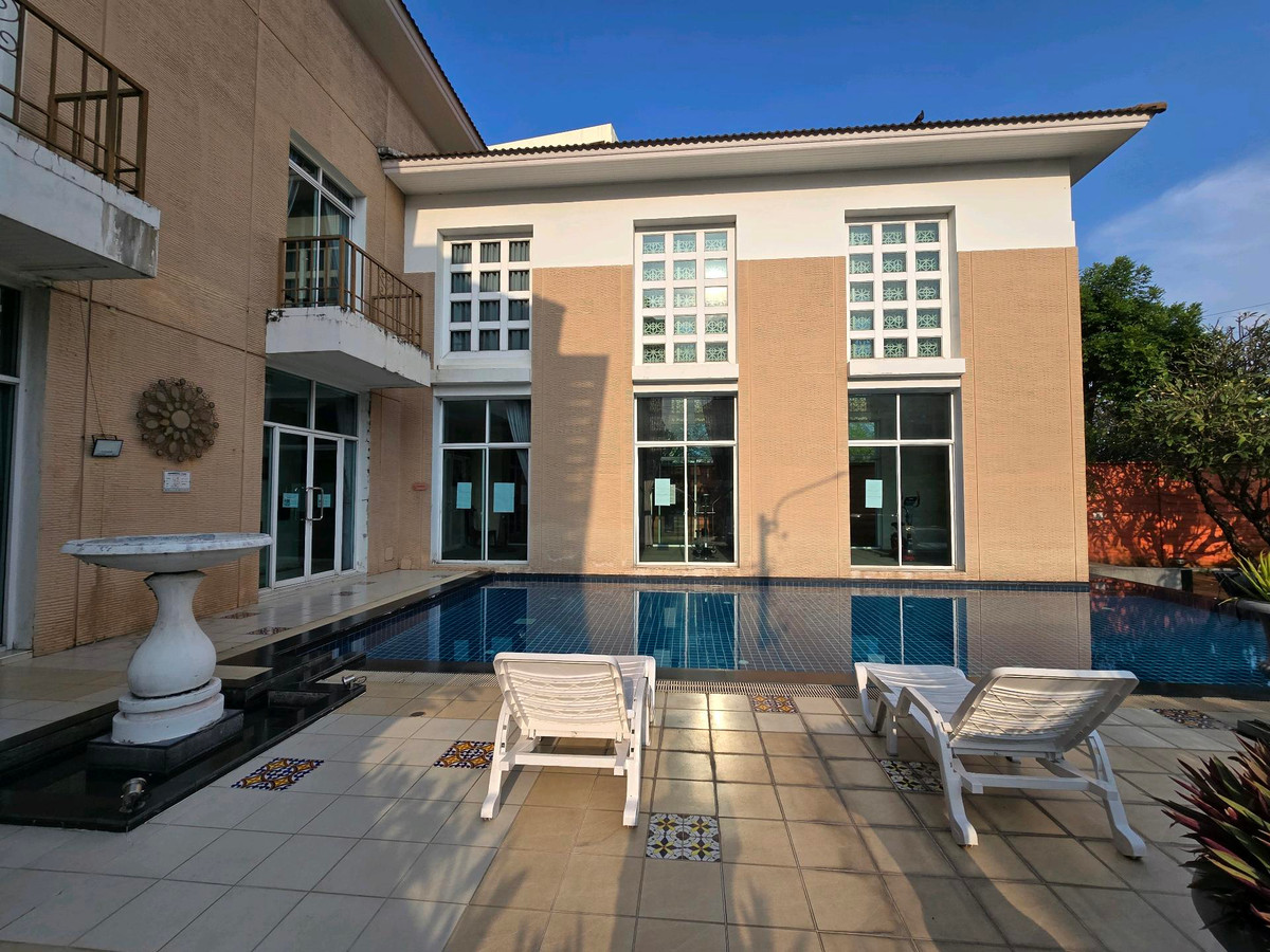 ขายทาวน์โฮมเกษตร นวมินทร์ ลาดปลาเค้า : ขายทาวน์โฮม 3 ชั้น หลังมุม โครงการบ้านกลางเมือง เออร์บาเนี่ยน เกษตร - นวมินทร์ 2ซอยลาดปลาเค้า 79