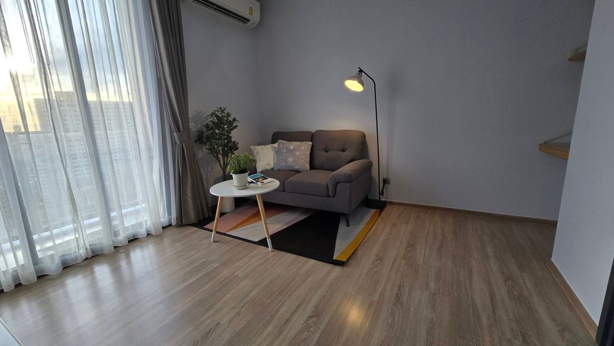 For SaleCondoSapankwai,Jatujak : Urgent sale! Very good price. Beautiful room, Rare Item, very rare. The owner has never rented out. The layer is not very high, with a quite wide area. Facing the Pradiphat View, good value