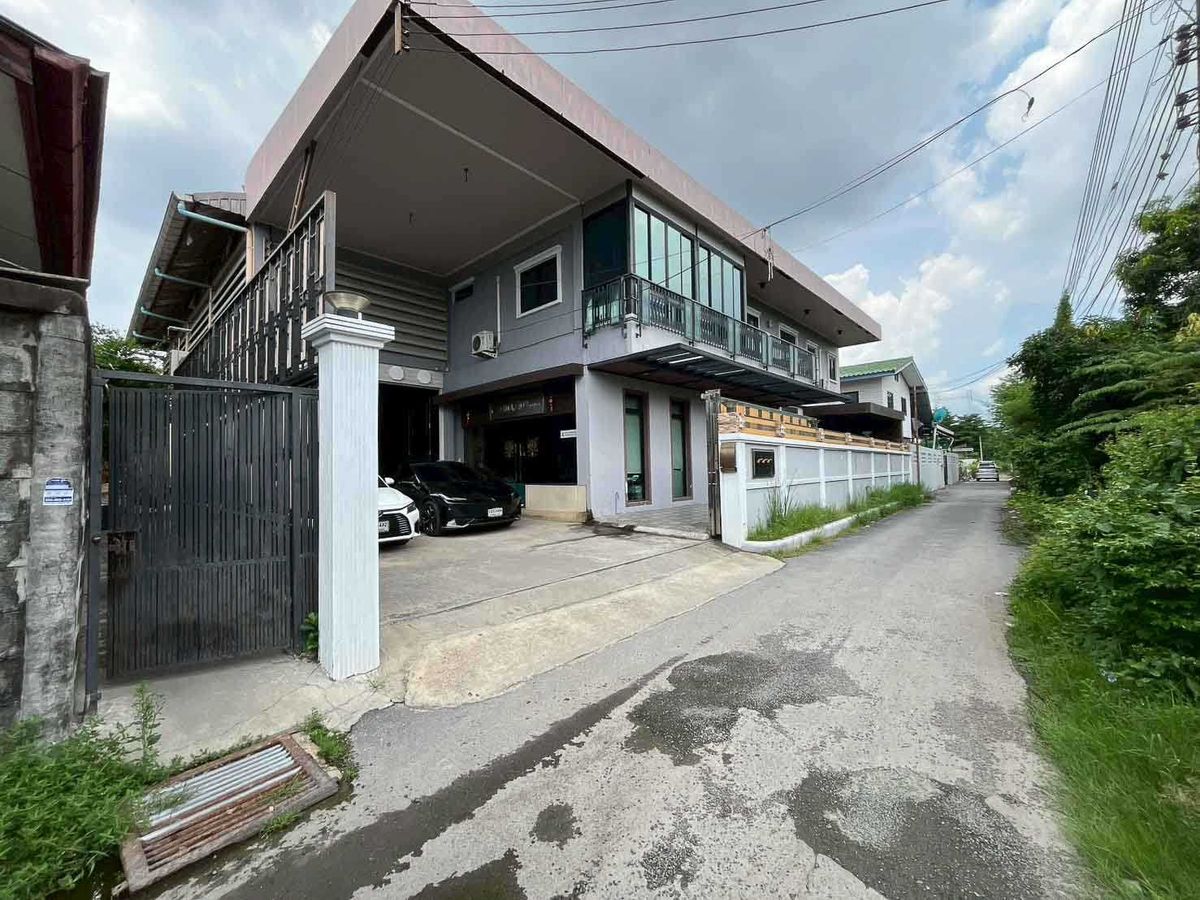 ขายบ้านเกษตร นวมินทร์ ลาดปลาเค้า : ขายบ้านเดี่ยวพร้อมออฟฟิศ และโกดัง  ขนาด 198 ตร.ว. ใกล้ เซ็นทรัล รามอินทรา