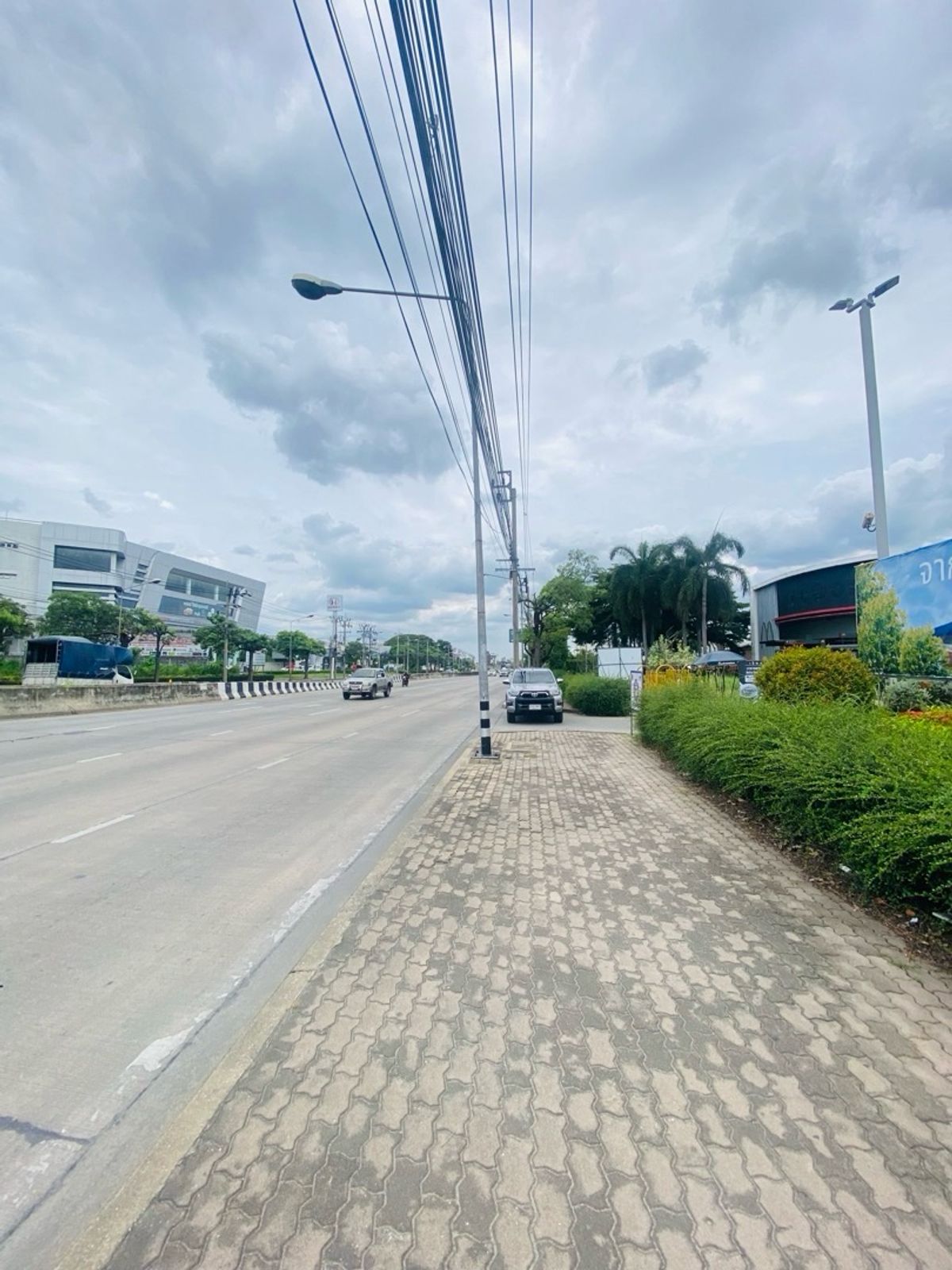 ให้เช่าที่ดินเกษตร นวมินทร์ ลาดปลาเค้า : เกษตร–นวมินทร์ ให้เช่าที่ดินระยะยาว ติดถนนใหญ่ ประเสริฐมนูกิจ ทำเลทองที่นักลงทุนและเจ้าของกิจการต้องจับตามอง!เนื้อที่ 4-1-18 ไร่ (1,718 ตร.วา) | หน้ากว้าง 108 เมตร | ผังสีเหลือง