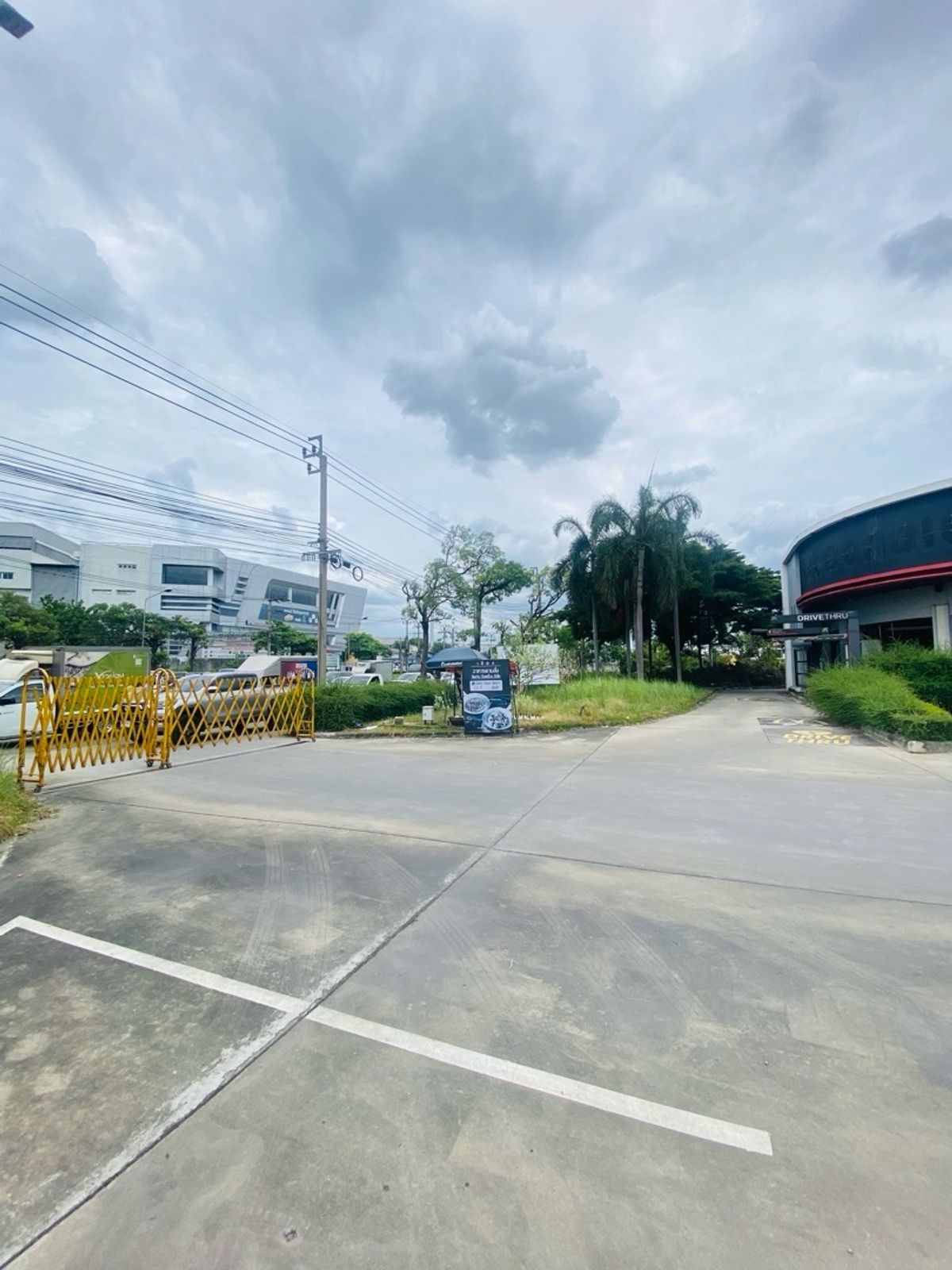 ให้เช่าที่ดินเกษตร นวมินทร์ ลาดปลาเค้า : เกษตร–นวมินทร์ ให้เช่าที่ดินระยะยาว ติดถนนใหญ่ ประเสริฐมนูกิจ ทำเลทองที่นักลงทุนและเจ้าของกิจการต้องจับตามอง!เนื้อที่ 4-1-18 ไร่ (1,718 ตร.วา) | หน้ากว้าง 108 เมตร | ผังสีเหลือง