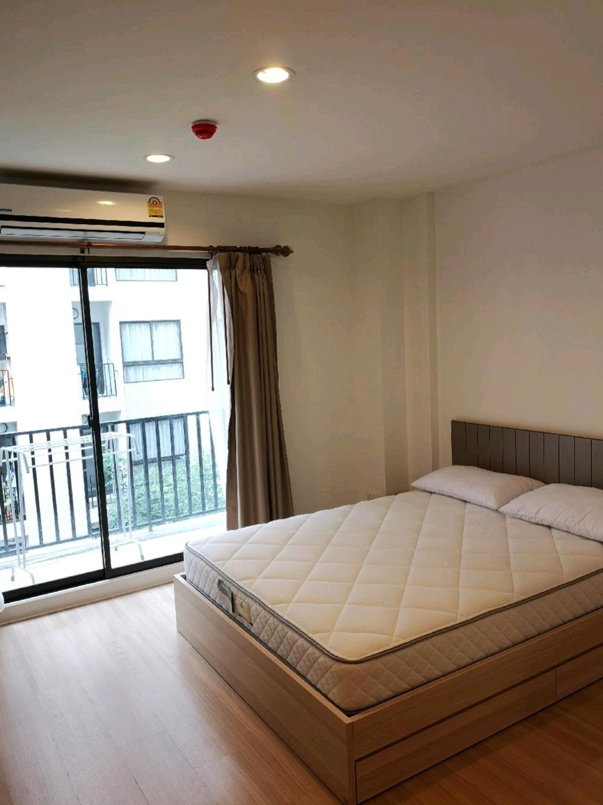 ให้เช่าคอนโดสุขุมวิท อโศก ทองหล่อ : 📍 ให้เช่า คอนโด The Nest Sukhumvit 22 
🚆 ใกล้ MRT ศูนย์สิริกิติ์ และ BTS พร้อมพงษ์
🛏️ ห้องสตูดิโอ ขนาด 22 ตร.ม.
🏙️ ชั้น 4 อาคาร A พร้อมเข้าอยู่ 30 ก.ย.68