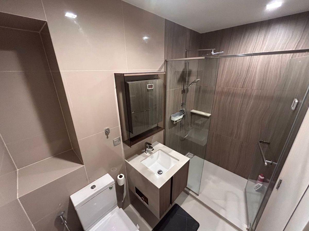 For SaleCondoSapankwai,Jatujak : Urgent sale! Very good price. Beautiful room, Rare Item, very rare. The owner has never rented out. The layer is not very high, with a quite wide area. Facing the Pradiphat View, good value