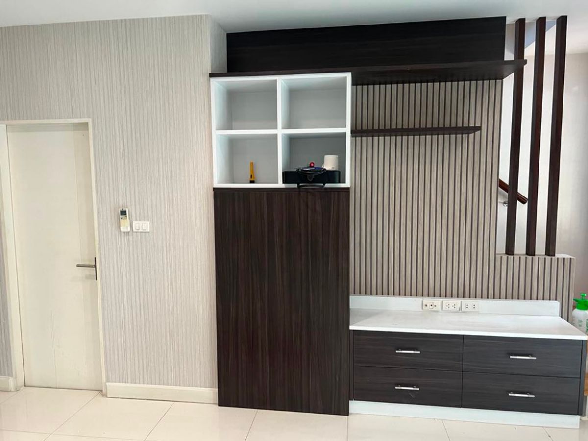 ขายทาวน์โฮมแจ้งวัฒนะ เมืองทอง : 🏡 ทาวน์โฮม 3 ชั้น “หลังริม” พื้นที่ใหญ่ 45 ตร.ว. โครงการบ้านกลางเมือง งามวงศ์วาน – แต่งสวยสไตล์ Modern Cozy พร้อมอยู่