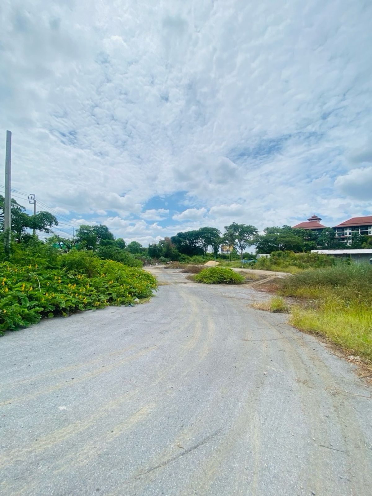 ให้เช่าที่ดินเกษตร นวมินทร์ ลาดปลาเค้า : ติดถนนใหญ่ ประเสริฐมนูกิจ เกษตร–นวมินทร์ เนื้อที่ 189 ตร.วา | หน้ากว้าง | ผังสีเหลือง