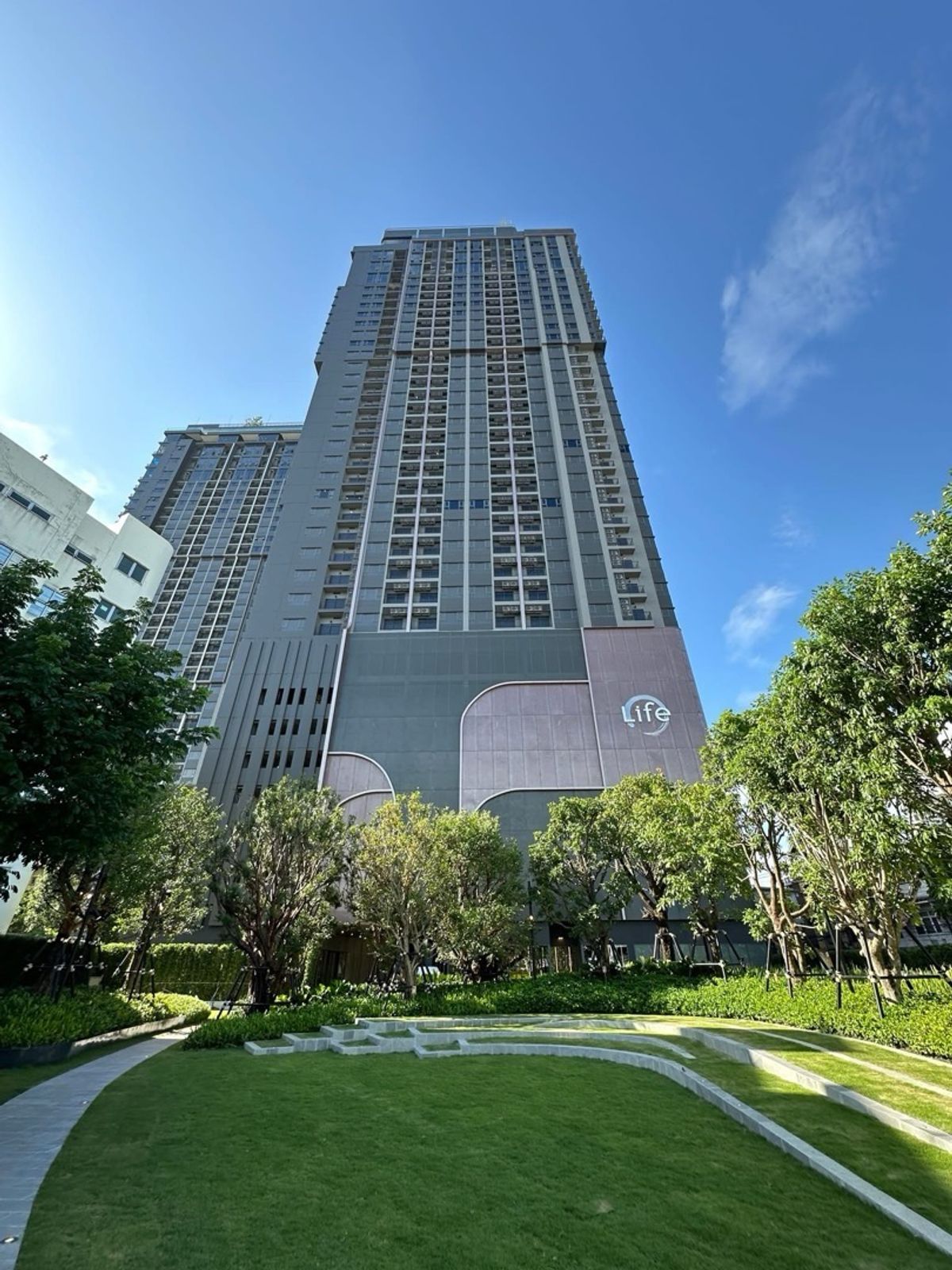 ให้เช่าคอนโดคลองเตย กล้วยน้ำไท : 🏙 Life Rama 4 – Asoke | For Rent