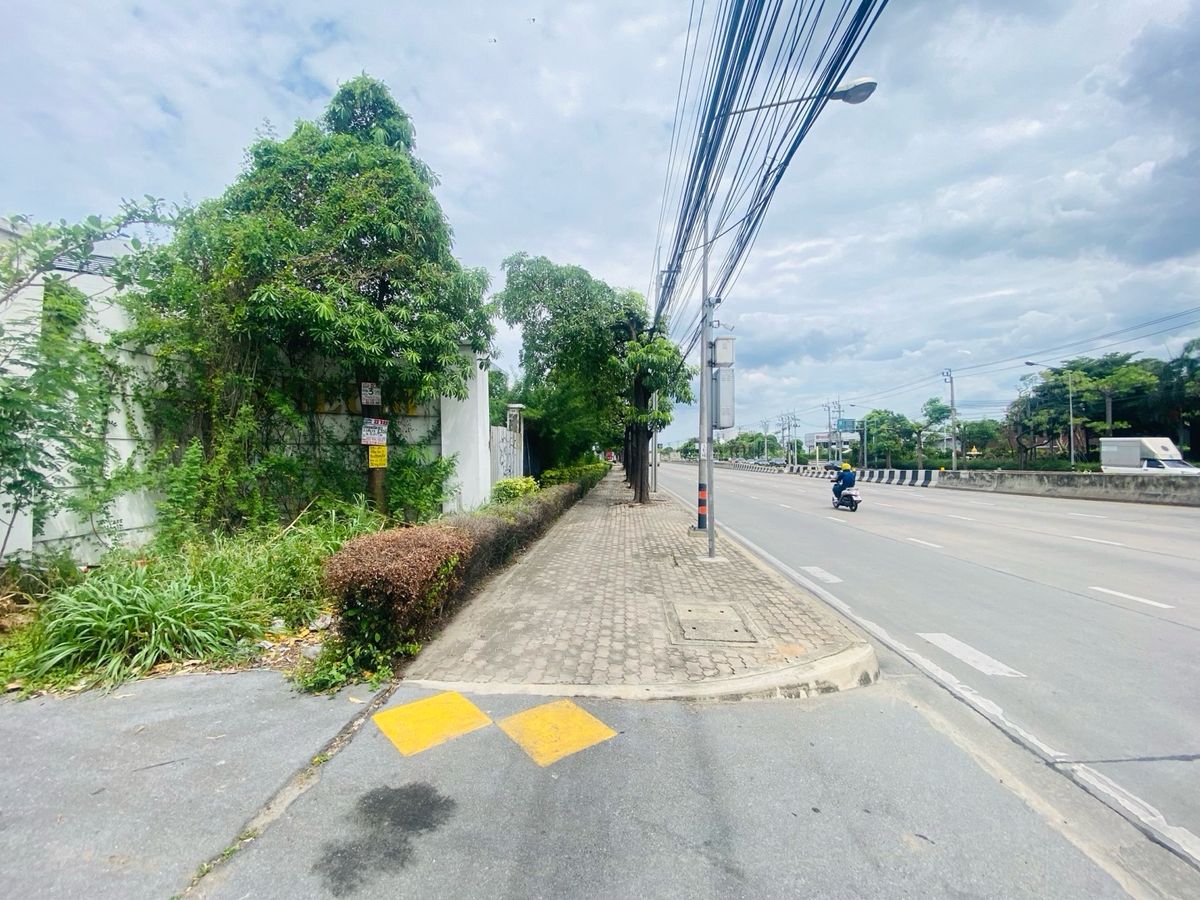 ให้เช่าที่ดินเกษตร นวมินทร์ ลาดปลาเค้า : ติดถนนใหญ่ ประเสริฐมนูกิจ เกษตร–นวมินทร์ เนื้อที่ 189 ตร.วา | หน้ากว้าง | ผังสีเหลือง