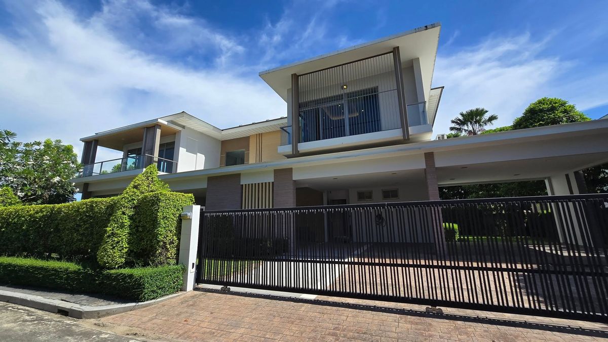 ขายบ้านมีนบุรี-ร่มเกล้า : ลดแรงที่สุดจาก 49.9 ล้านบาท เหลือเพียง 39.9 ล้านบาท . บ้านใหม่ยังไม่เคยเข้าอยู่ บิวท์อินหรูมูลค่าเกือบ 10 ล้านบาท . Perfect Masterpiece Century Ramkhamhaeng 164 บ้านเดี่ยวหรู หลังมุม ทำเลดีที่สุดในโครงการ ใกล้ MRT สายสีส้ม | ติดสวนส่วนกลาง 