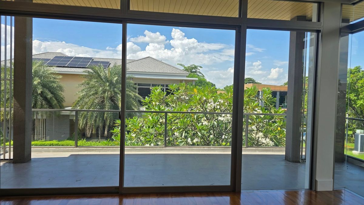 ขายบ้านมีนบุรี-ร่มเกล้า : ลดแรงที่สุดจาก 49.9 ล้านบาท เหลือเพียง 39.9 ล้านบาท . บ้านใหม่ยังไม่เคยเข้าอยู่ บิวท์อินหรูมูลค่าเกือบ 10 ล้านบาท . Perfect Masterpiece Century Ramkhamhaeng 164 บ้านเดี่ยวหรู หลังมุม ทำเลดีที่สุดในโครงการ ใกล้ MRT สายสีส้ม | ติดสวนส่วนกลาง 