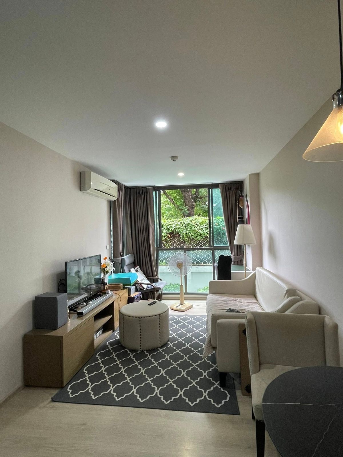 ให้เช่าคอนโดอารีย์ อนุสาวรีย์ : 🏡 D’Memoria – คอนโดสไตล์โมเดิร์น ใกล้ BTS อารีย์ 🛏 1 ห้องนอน | 🚿 1 ห้องน้ำ ราคาเช่า: 20,000 บาท/เดือน Call: 086-746-8882 (K. Cooper)
