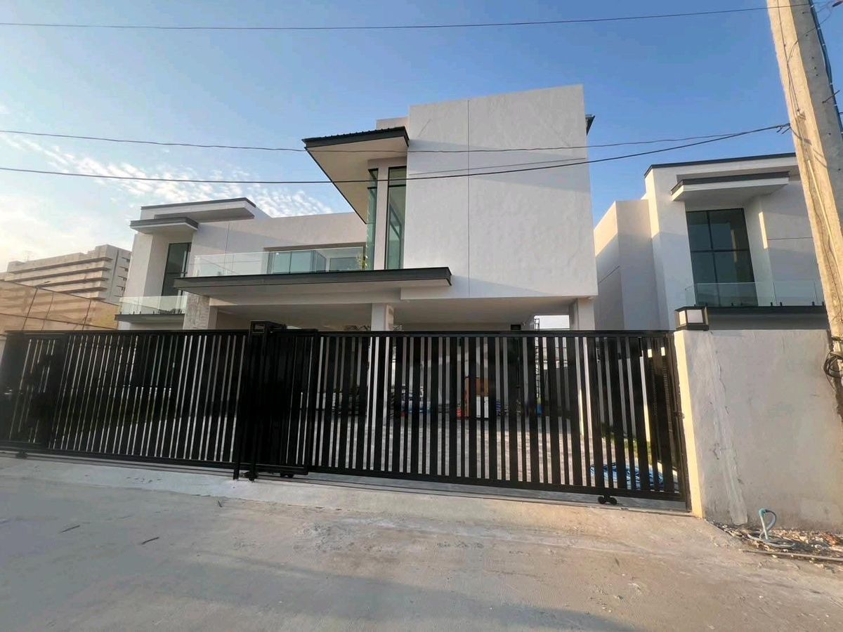 ขายบ้านเกษตรศาสตร์ รัชโยธิน : บ้านเดี่ยว 2 ชั้นสไตล์โมเดิร์น The Master Ekkamai-Ramintra