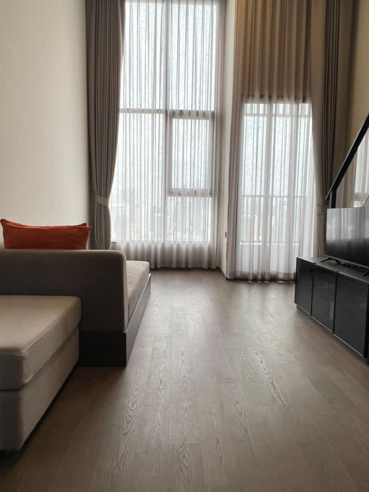 For SaleCondoSiam Paragon ,Chulalongkorn,Samyan : Park Origin Chula Samyan【𝐒𝐄𝐋𝐋】🔥Light and airy with minimalist tones, adding a relaxing touch to your urban lifestyle.🔥  Contact Line ID: @hacondo