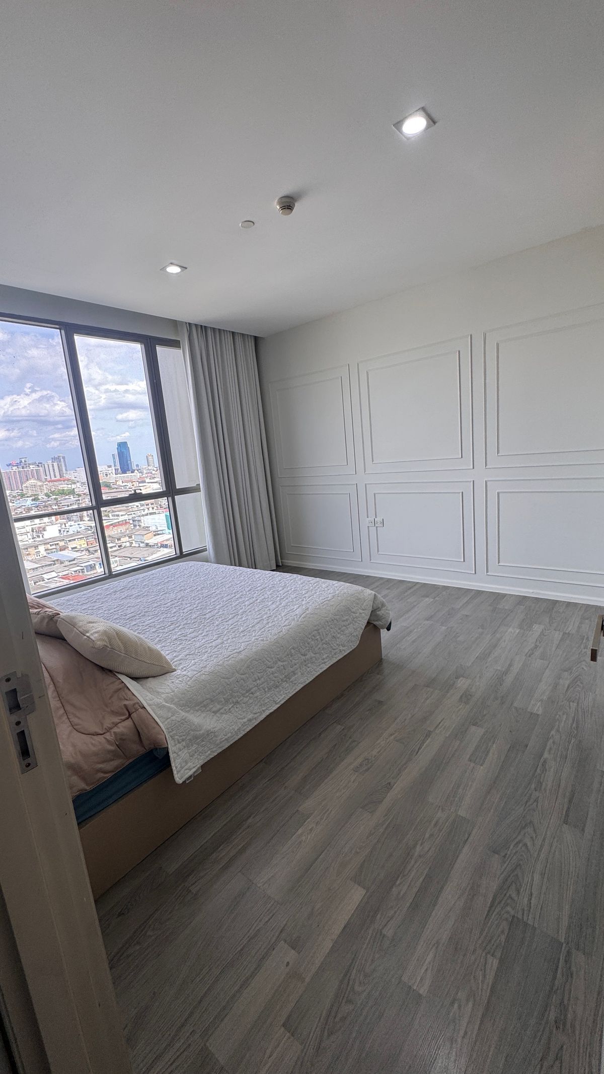ให้เช่าคอนโดสาทร นราธิวาส : For rent condo The room sathorn st louis 2 Beds (S03-2102)