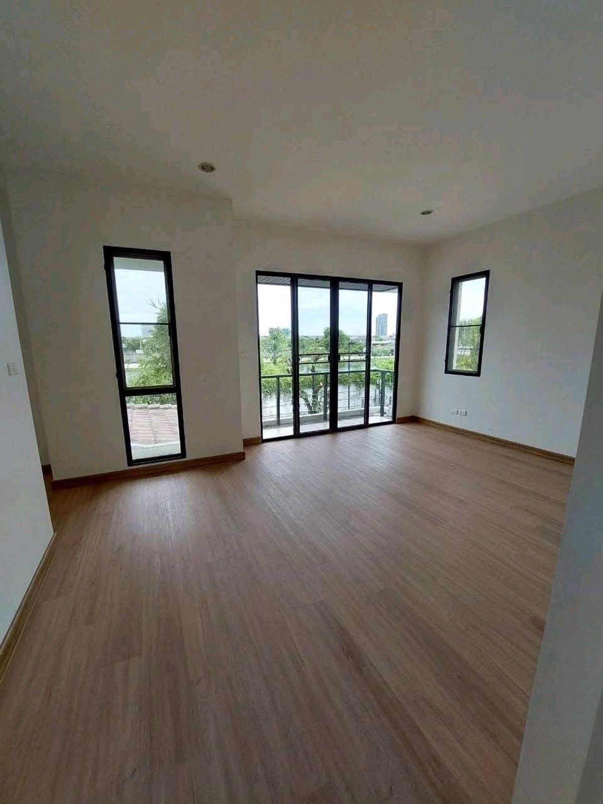 HouseBangna, Bearing, Lasalle : 🔥 Sell / rent a house, convert corner, 300 sq.w., new, new, ready to move 10.5 million‼ ️