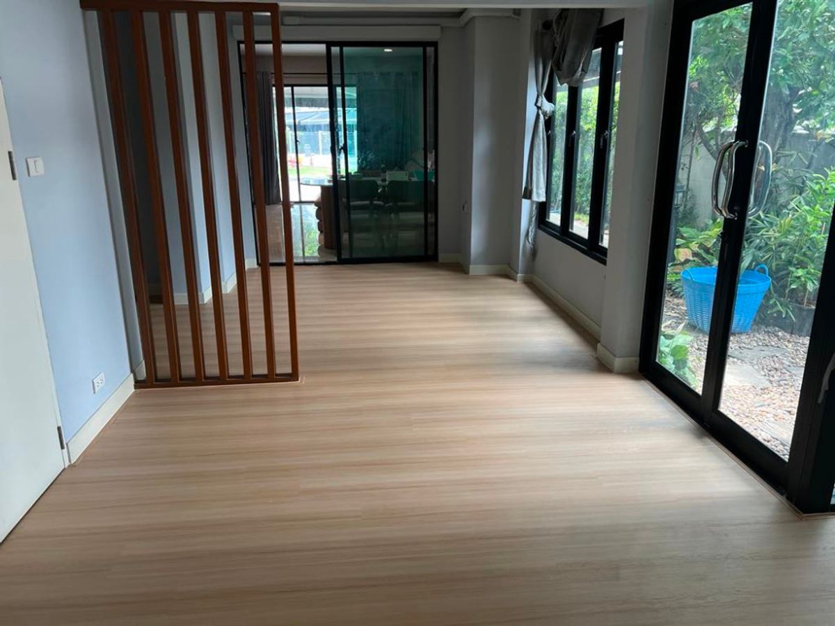 ขายทาวน์โฮมแจ้งวัฒนะ เมืองทอง : 🏡 ทาวน์โฮม 3 ชั้น “หลังริม” พื้นที่ใหญ่ 45 ตร.ว. โครงการบ้านกลางเมือง งามวงศ์วาน – แต่งสวยสไตล์ Modern Cozy พร้อมอยู่