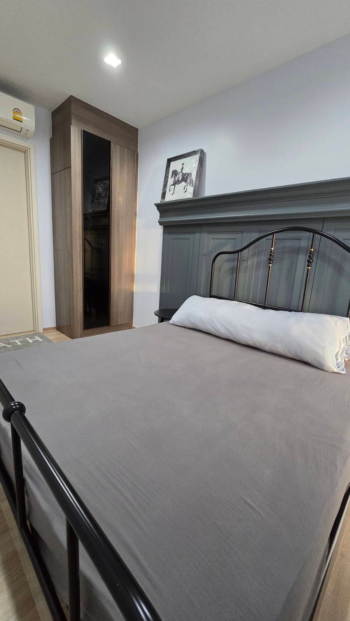 For SaleCondoSapankwai,Jatujak : Urgent sale! Very good price. Beautiful room, Rare Item, very rare. The owner has never rented out. The layer is not very high, with a quite wide area. Facing the Pradiphat View, good value