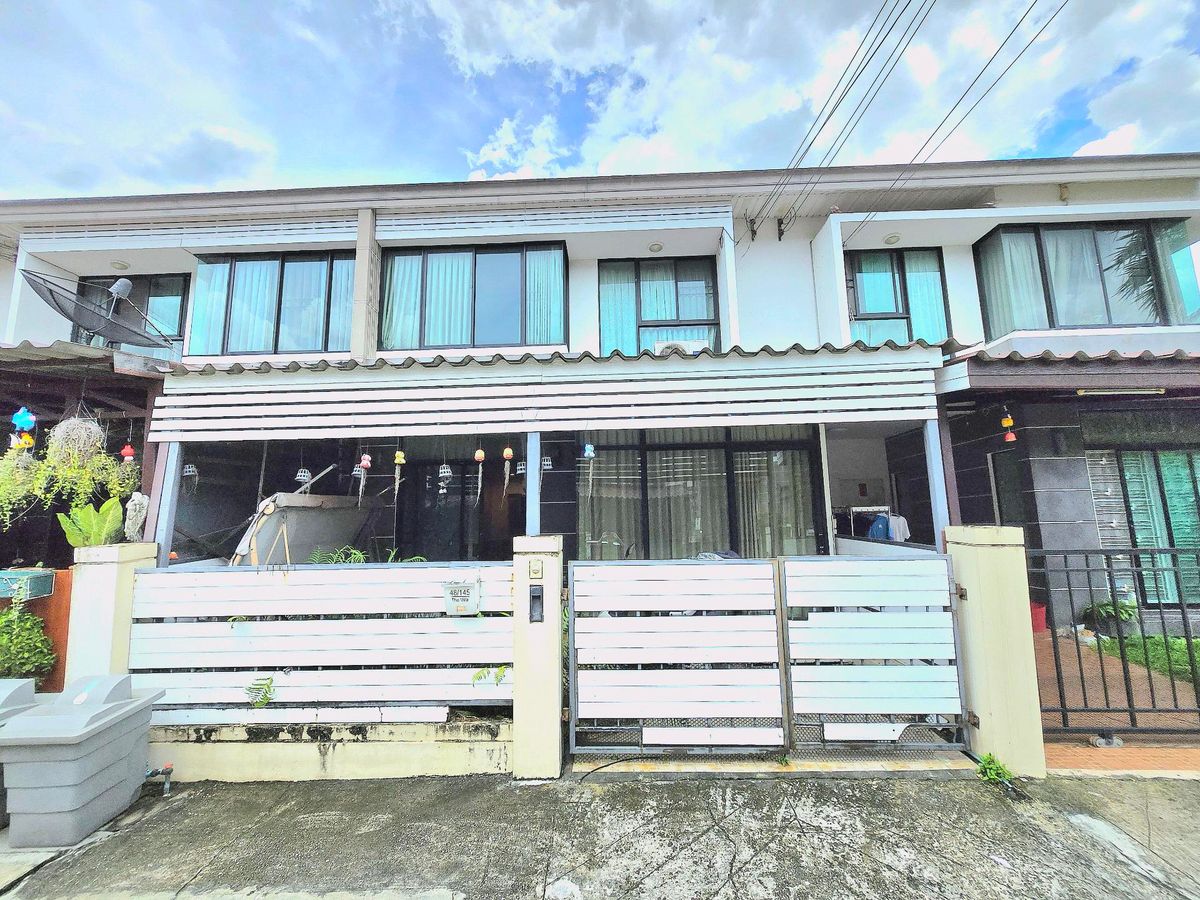 For SaleTownhomeMin Buri, Romklao : ** Urgent sale Townhome The Villa Ramkhamhaeng 174