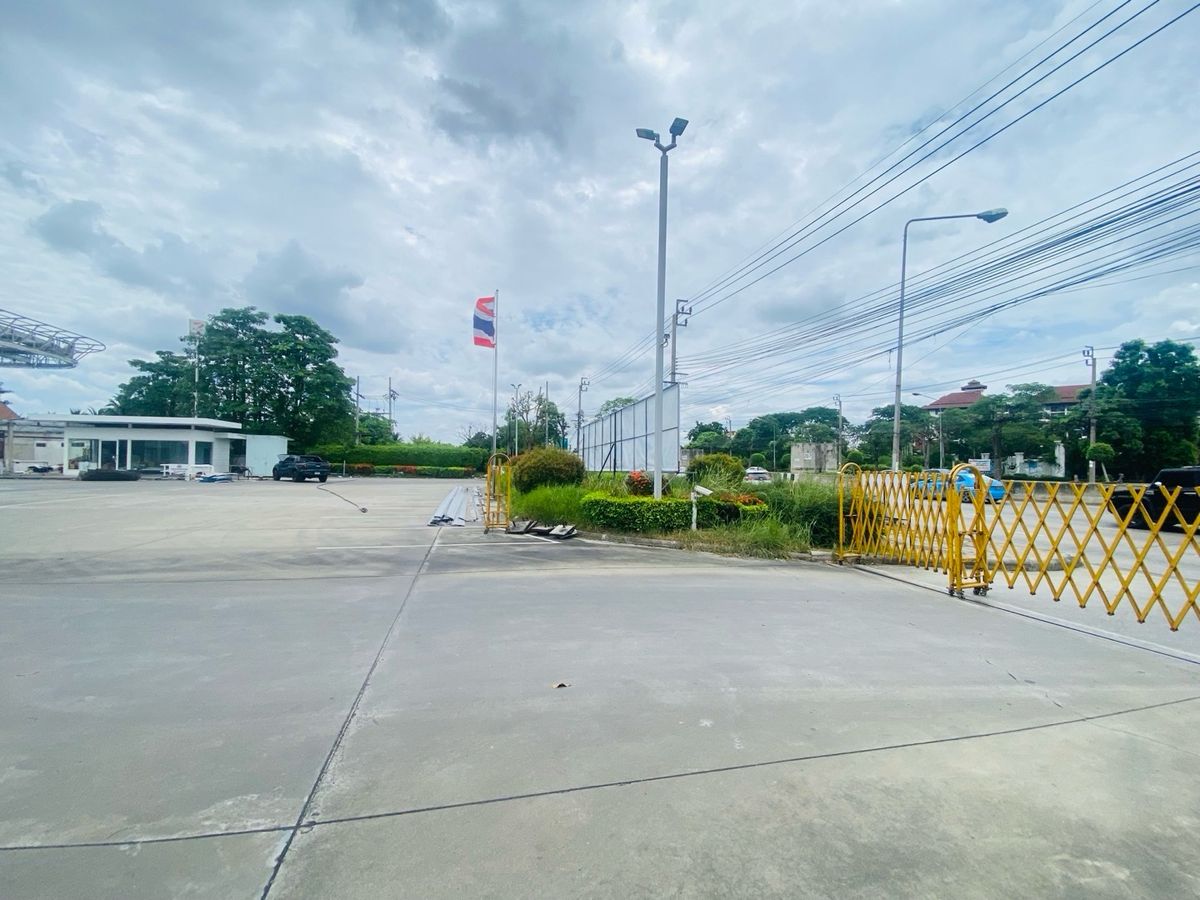 ให้เช่าที่ดินเกษตร นวมินทร์ ลาดปลาเค้า : เกษตร–นวมินทร์ ให้เช่าที่ดินระยะยาว ติดถนนใหญ่ ประเสริฐมนูกิจ ทำเลทองที่นักลงทุนและเจ้าของกิจการต้องจับตามอง!เนื้อที่ 4-1-18 ไร่ (1,718 ตร.วา) | หน้ากว้าง 108 เมตร | ผังสีเหลือง