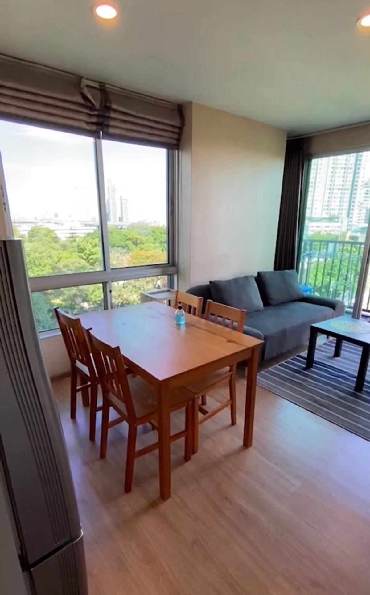 For SaleCondoOnnut, Udomsuk : Sell The Base S77 Building B 35 sq.m. Floor 8, large room, beautiful view, D -D -NS Onnut and Department Store. Stay or invest is very worth the price of 3,300,000 baht.